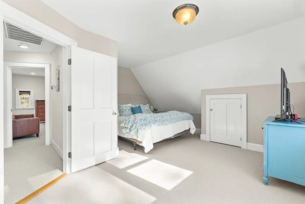 6 bed, 4+ bath apartment for rent at 23 Jefferson, Winchester Highlands — photo 35 of 41