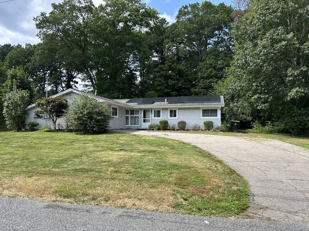 3 bed, 2 bath apartment for rent at 23 Joseph Rd Unit 23, Framingham — photo 4 of 12