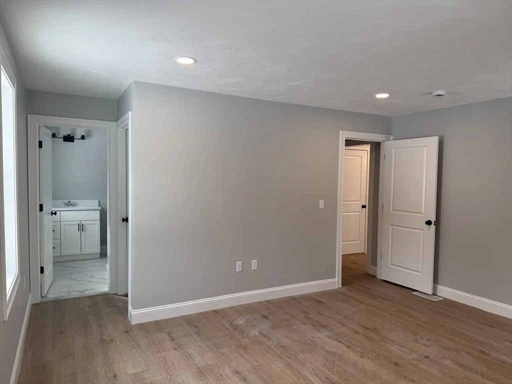4 bed, 2 bath apartment for rent at 23 Kashmir's Way Unit 23, Middleboro — photo 13 of 32