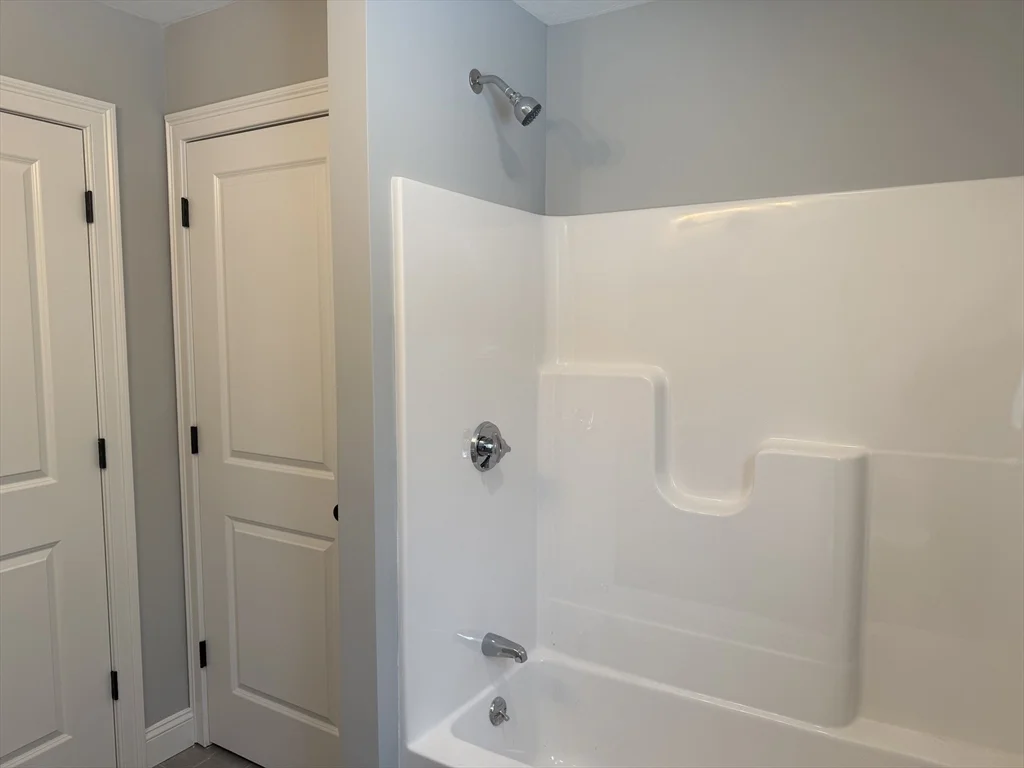 4 bed, 2 bath apartment for rent at 23 Kashmir's Way Unit 23, Middleboro — photo 22 of 32