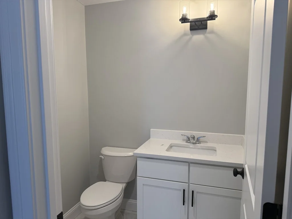4 bed, 2 bath apartment for rent at 23 Kashmir's Way Unit 23, Middleboro — photo 11 of 32