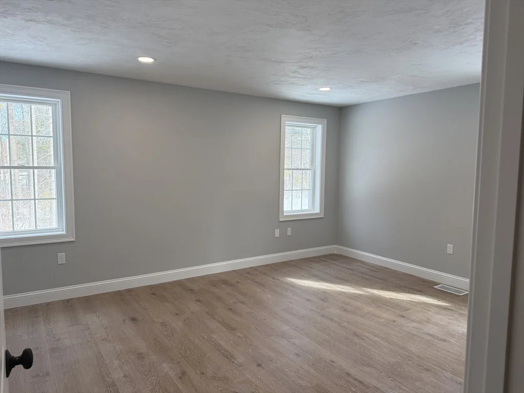 4 bed, 2 bath apartment for rent at 23 Kashmir's Way Unit 23, Middleboro — photo 12 of 32