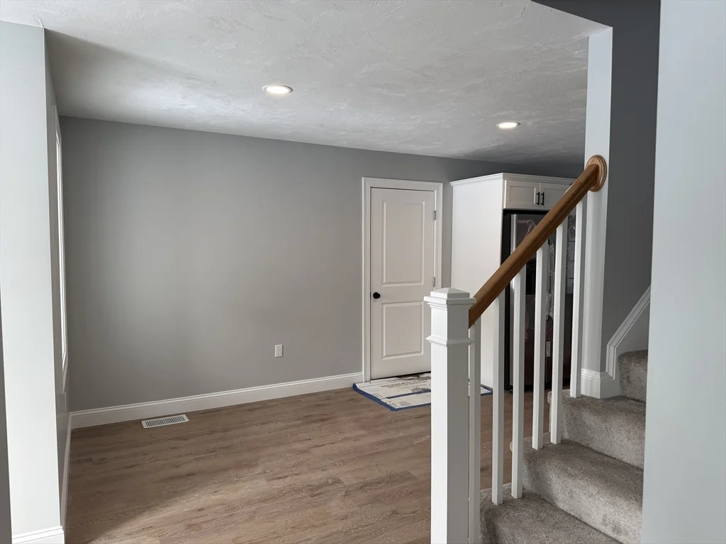 4 bed, 2 bath apartment for rent at 23 Kashmir's Way Unit 23, Middleboro — photo 6 of 32