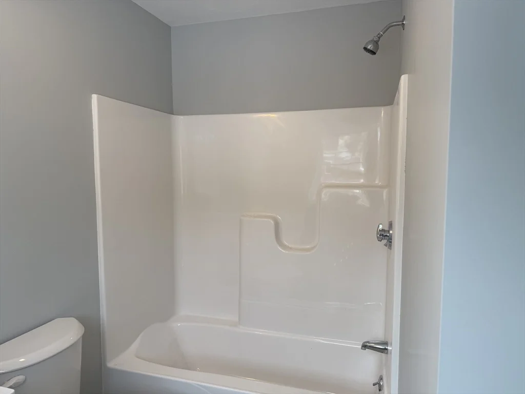 4 bed, 2 bath apartment for rent at 23 Kashmir's Way Unit 23, Middleboro — photo 16 of 32