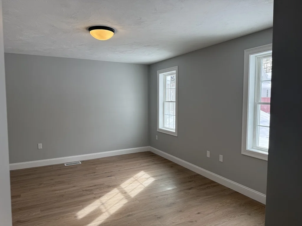 4 bed, 2 bath apartment for rent at 23 Kashmir's Way Unit 23, Middleboro — photo 3 of 32