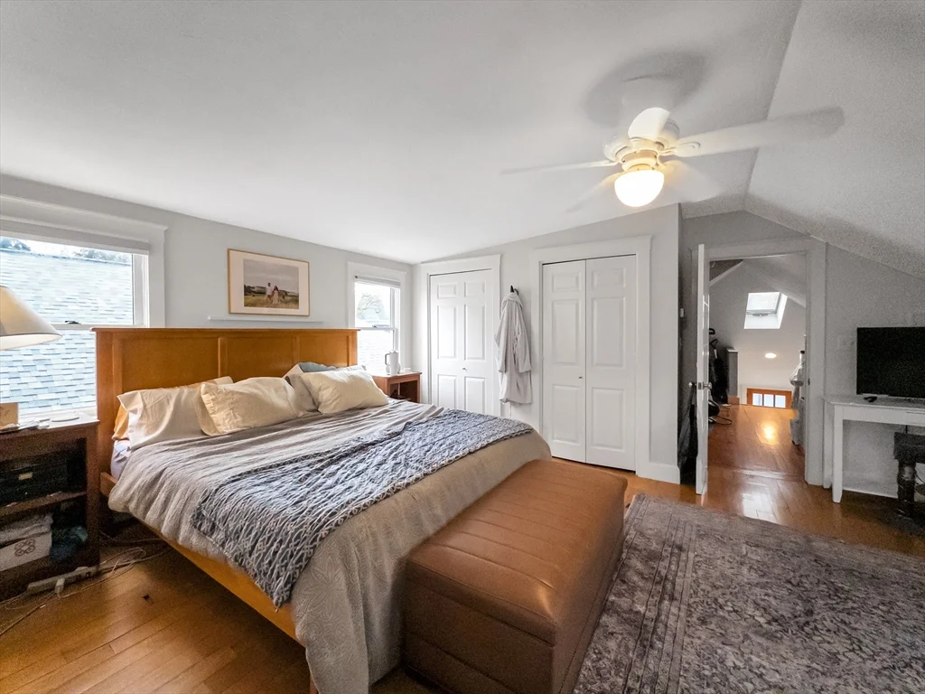 3 bed, 2 bath apartment for rent at 23 Kingsboro Park Unit 2, Jamaica Plain — photo 13 of 21
