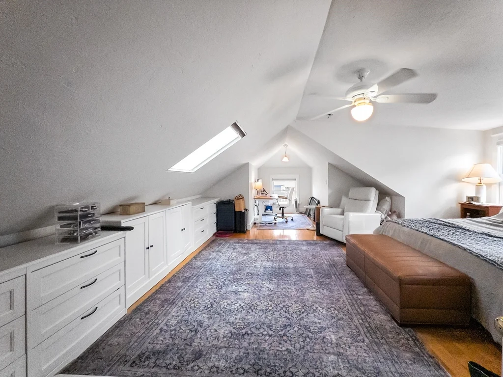 3 bed, 2 bath apartment for rent at 23 Kingsboro Park Unit 2, Jamaica Plain — photo 9 of 21