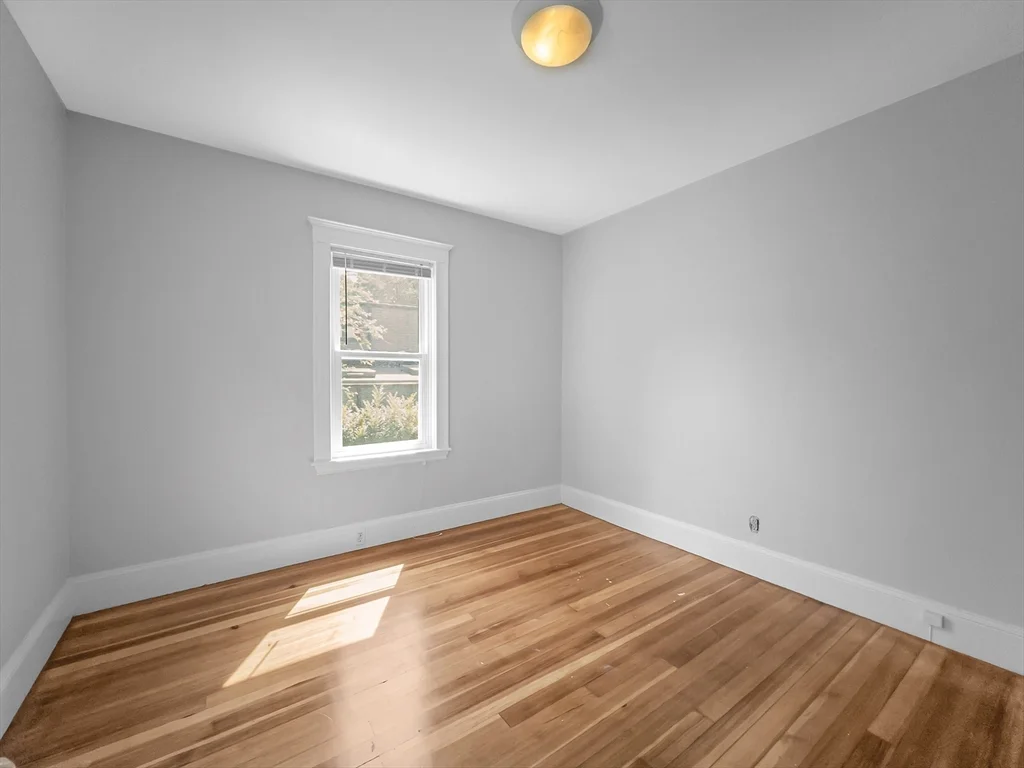 3 bed, 2 bath apartment for rent at 23 Kingsboro Park Unit 2, Jamaica Plain — photo 18 of 21
