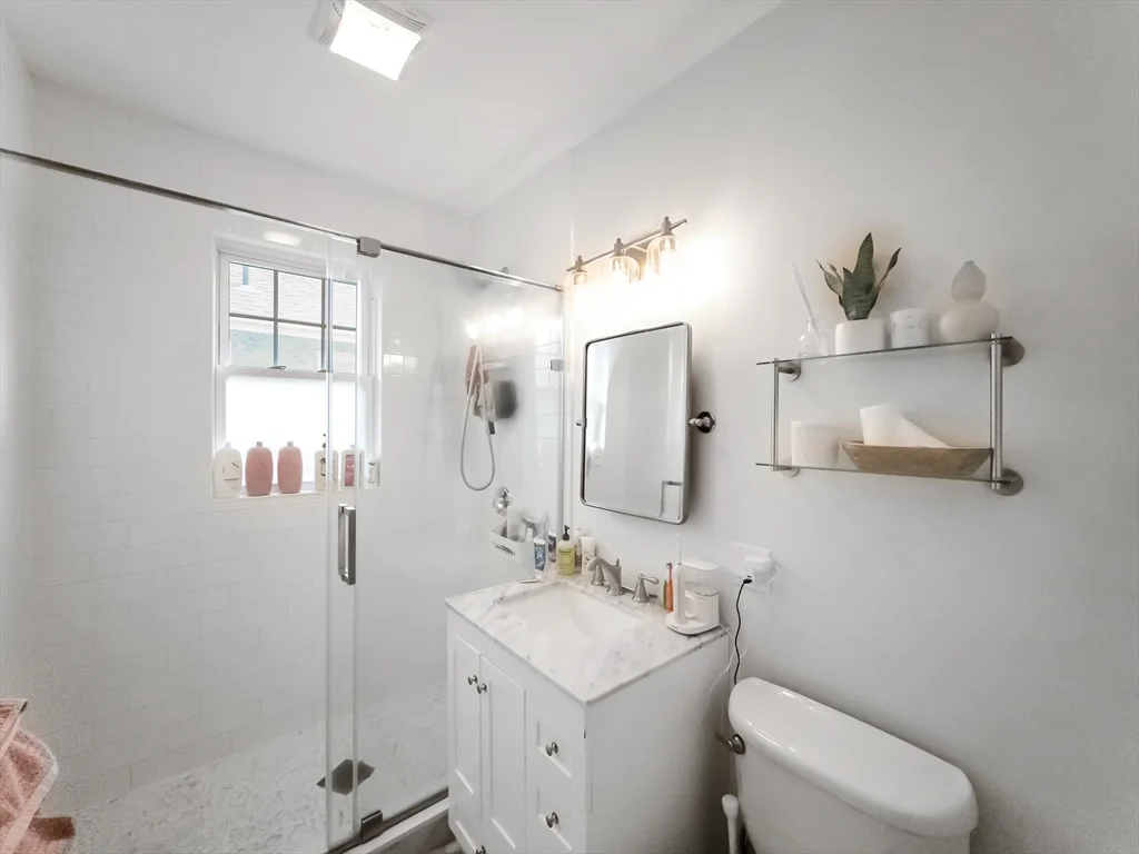 3 bed, 2 bath apartment for rent at 23 Kingsboro Park Unit 2, Jamaica Plain — photo 5 of 21