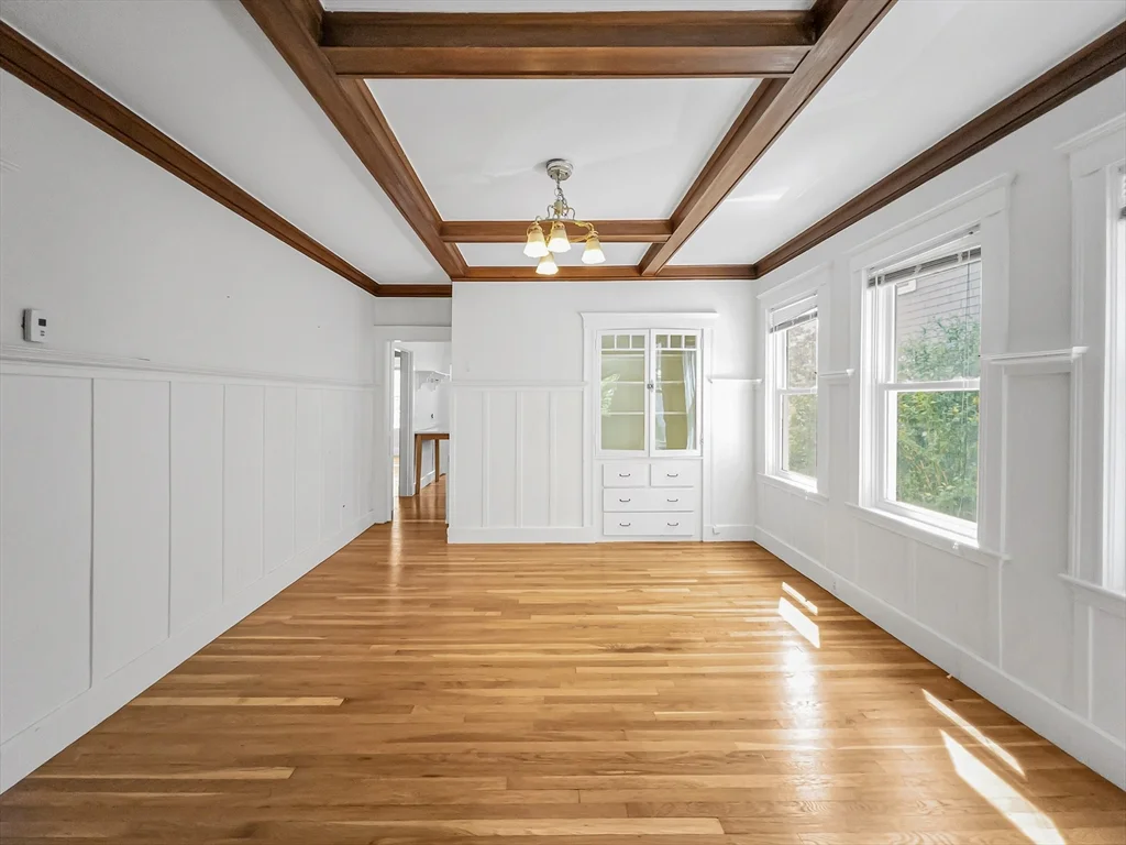 3 bed, 2 bath apartment for rent at 23 Kingsboro Park Unit 2, Jamaica Plain — photo 17 of 21