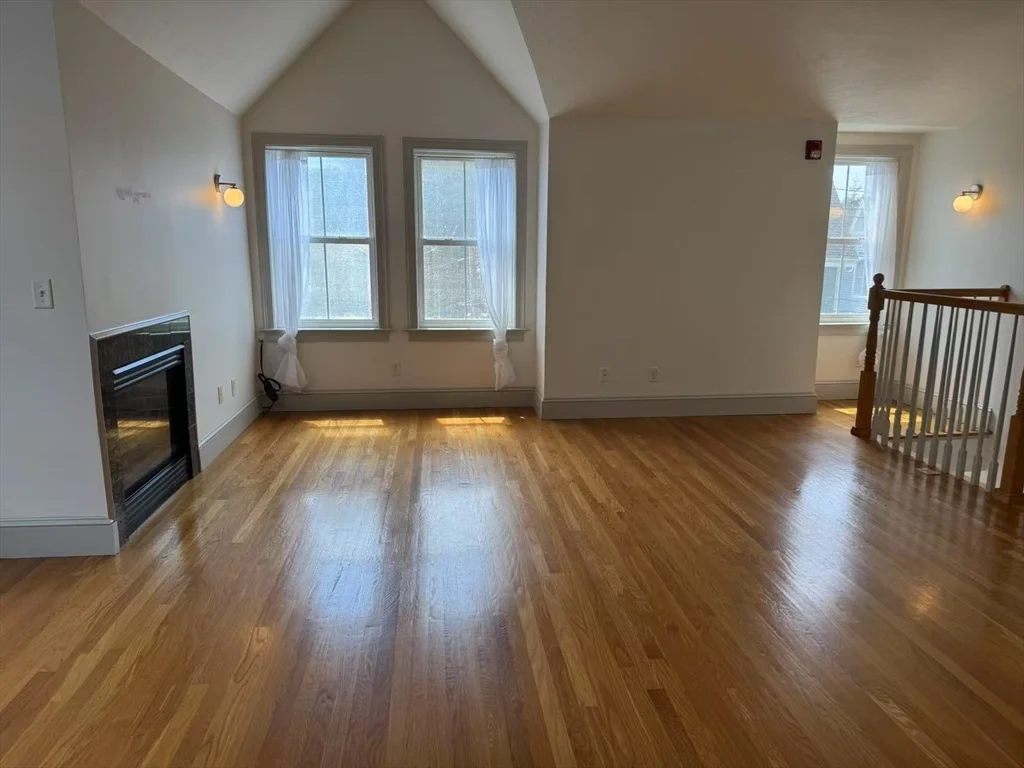1 bed, 1 bath apartment for rent at 23 Lake St Unit 3, Union Square — photo 5 of 14