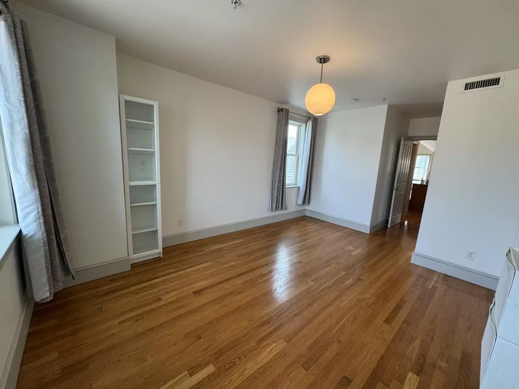 1 bed, 1 bath apartment for rent at 23 Lake St Unit 3, Union Square — photo 12 of 14