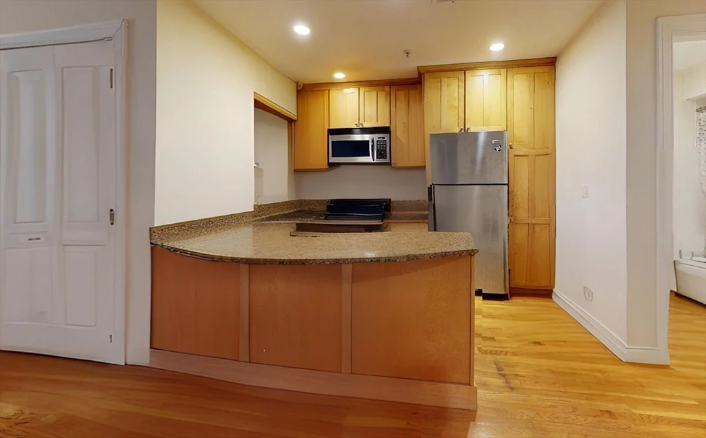 2 bed, 1 bath apartment for rent at 23 Lake Unit 2, Union Square