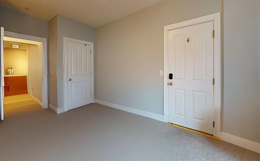 2 bed, 1 bath apartment for rent at 23 Lake Unit 2, Union Square — photo 9 of 10