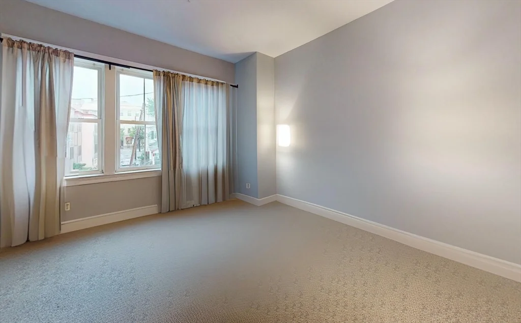 2 bed, 1 bath apartment for rent at 23 Lake Unit 2, Union Square — photo 8 of 10