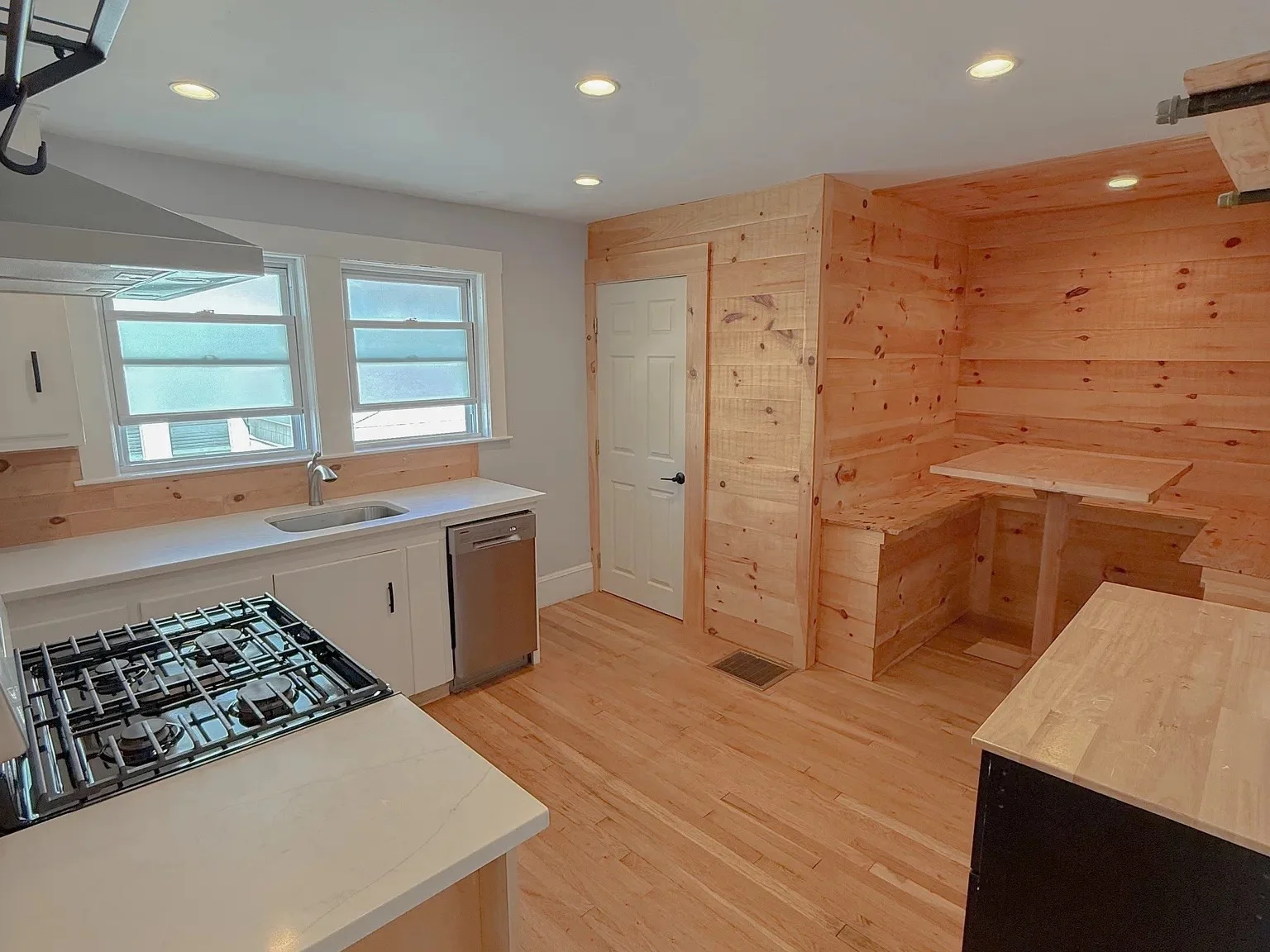 3 bed, 1 bath apartment for rent at 23 Leonard Rd Weymouth Unit 23, Weymouth — photo 5 of 9