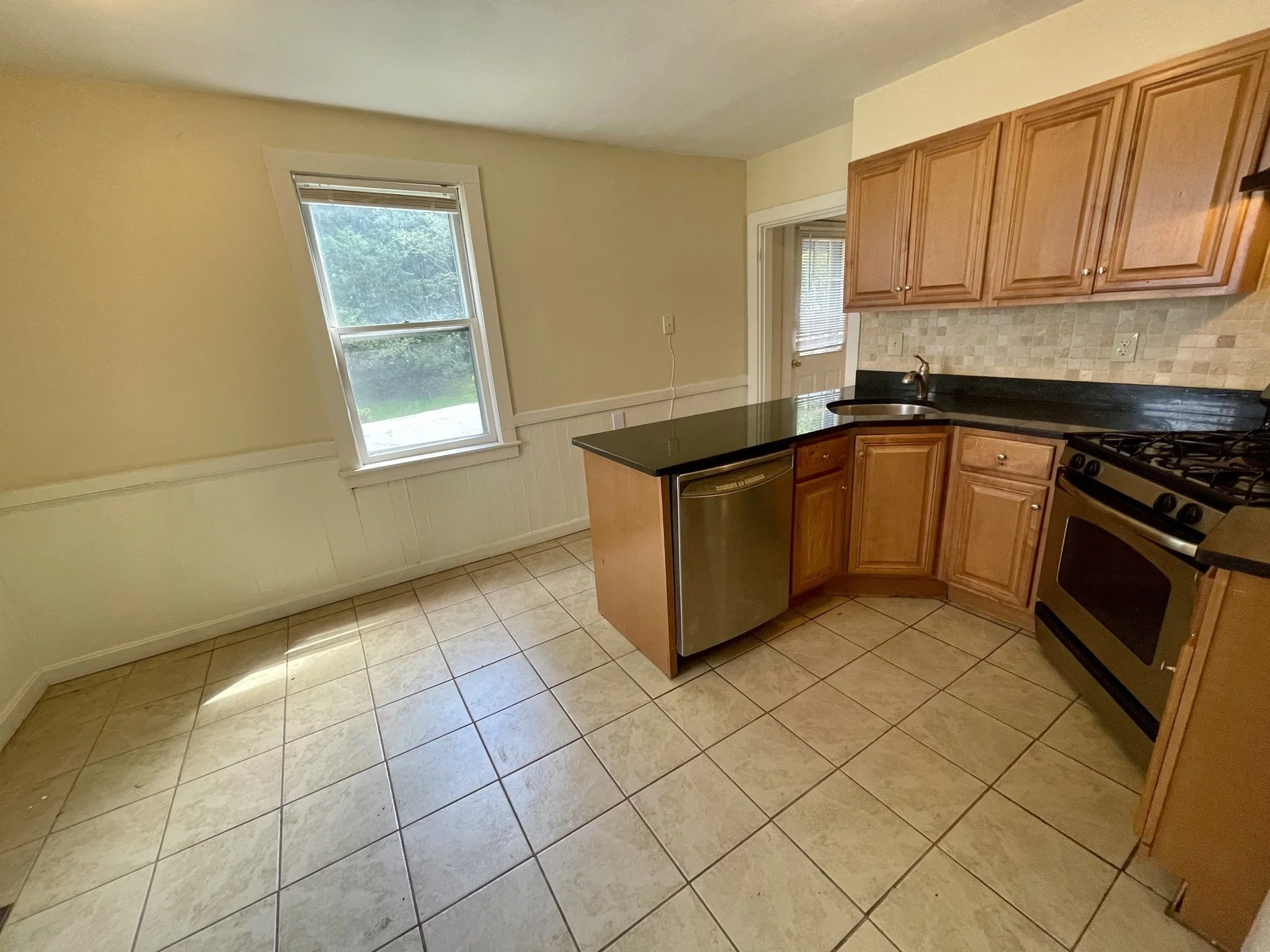 2 bed, 2 bath apartment for rent at 23 Lexington St Unit 23, Weston — photo 6 of 26