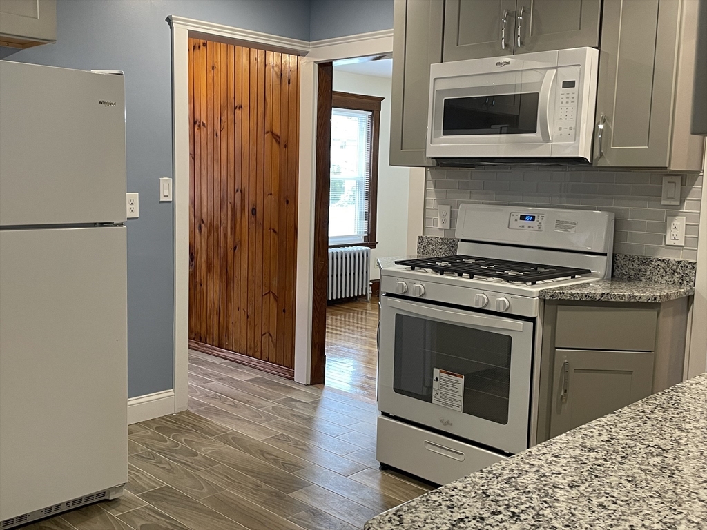 3 bed, 1 bath apartment for rent at 23 Lothrop Ave Unit 1, Milton — photo 3 of 14