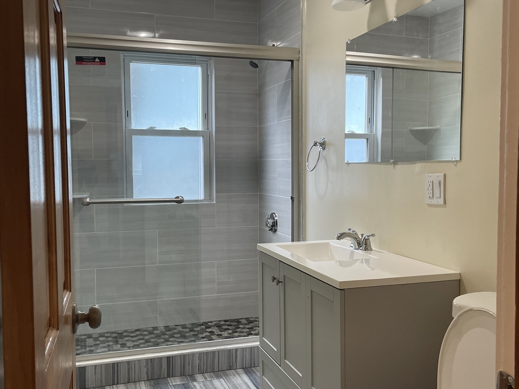3 bed, 1 bath apartment for rent at 23 Lothrop Ave Unit 1, Milton — photo 13 of 14