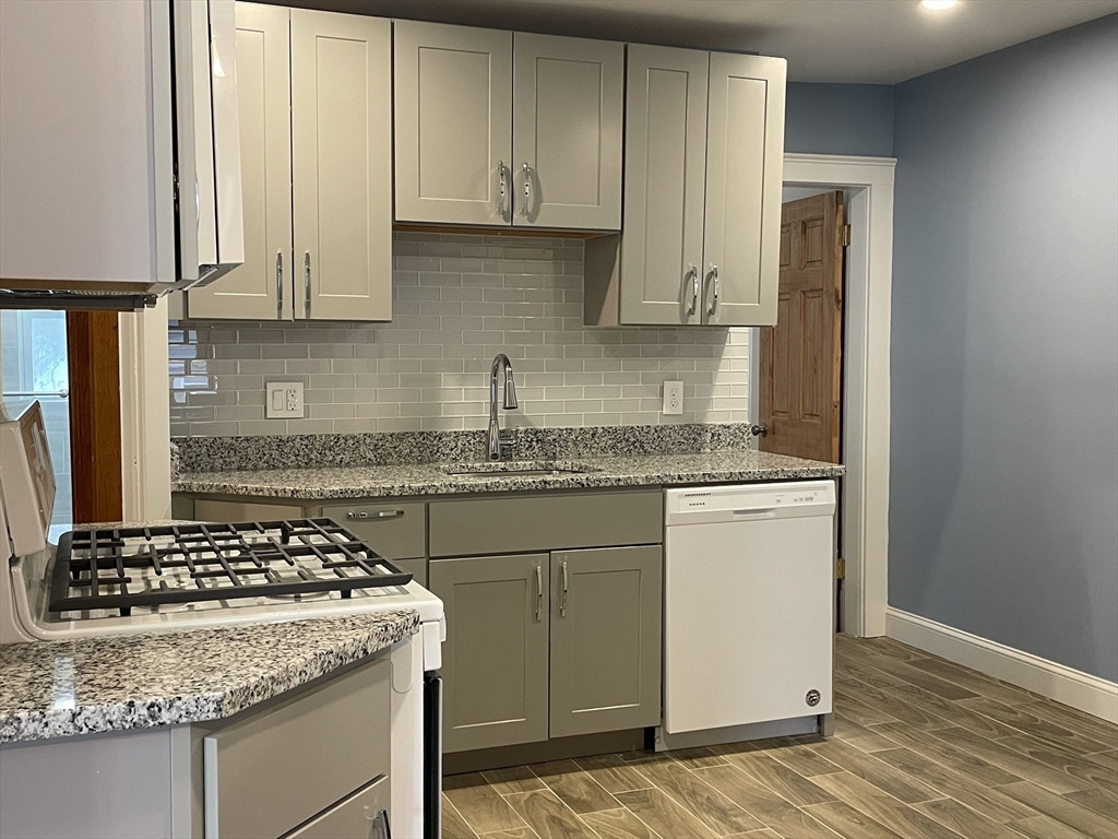 3 bed, 1 bath apartment for rent at 23 Lothrop Ave Unit 1, Milton — photo 2 of 14