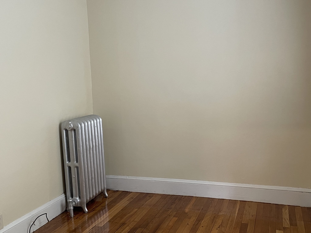 3 bed, 1 bath apartment for rent at 23 Lothrop Ave Unit 1, Milton — photo 12 of 14