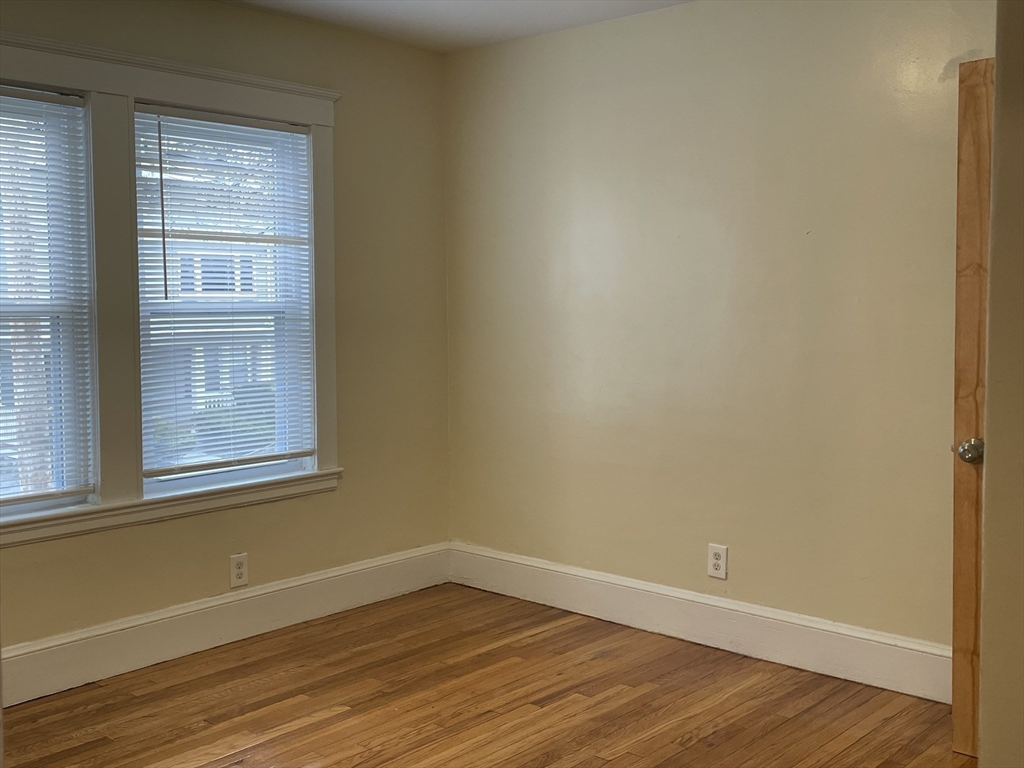 3 bed, 1 bath apartment for rent at 23 Lothrop Ave Unit 1, Milton — photo 10 of 14