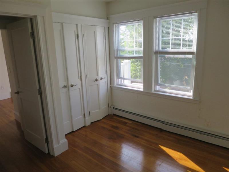 4 bed, 2 bath apartment for rent at 23 Lowell St Unit 2, Spring Hill — photo 5 of 38
