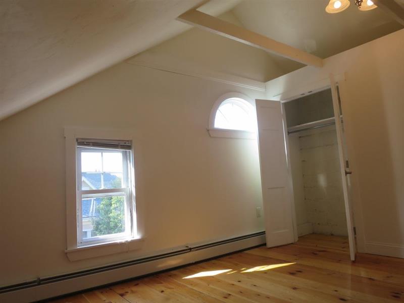 4 bed, 2 bath apartment for rent at 23 Lowell St Unit 2, Spring Hill — photo 17 of 38