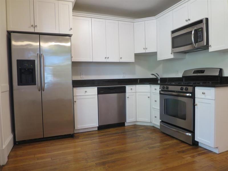 4 bed, 2 bath apartment for rent at 23 Lowell St Unit 2, Spring Hill — photo 3 of 38