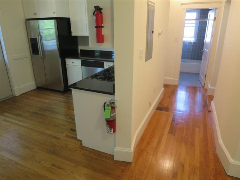 4 bed, 2 bath apartment for rent at 23 Lowell St Unit 2, Spring Hill — photo 9 of 38