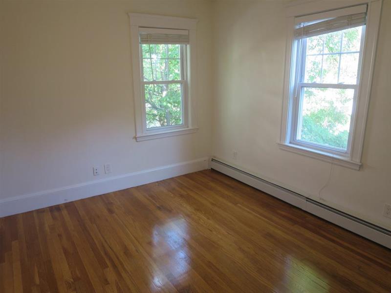 4 bed, 2 bath apartment for rent at 23 Lowell St Unit 2, Spring Hill — photo 11 of 38
