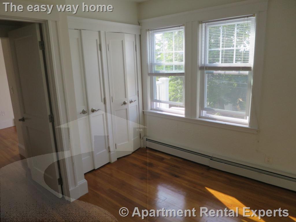 4 bed, 2 bath apartment for rent at 23 Lowell St Unit 2L, Porter Square — photo 5 of 38