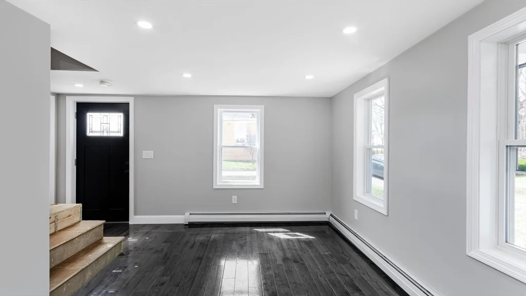 3 bed, 1 bath apartment for rent at 23 Lynn St, Peabody — photo 5 of 18