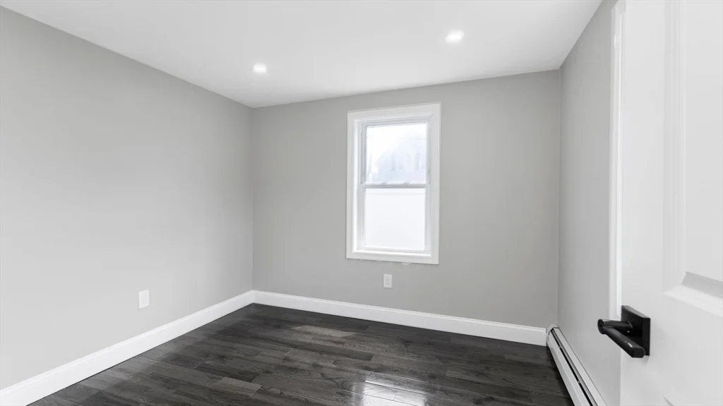 3 bed, 1 bath apartment for rent at 23 Lynn St, Peabody — photo 12 of 18