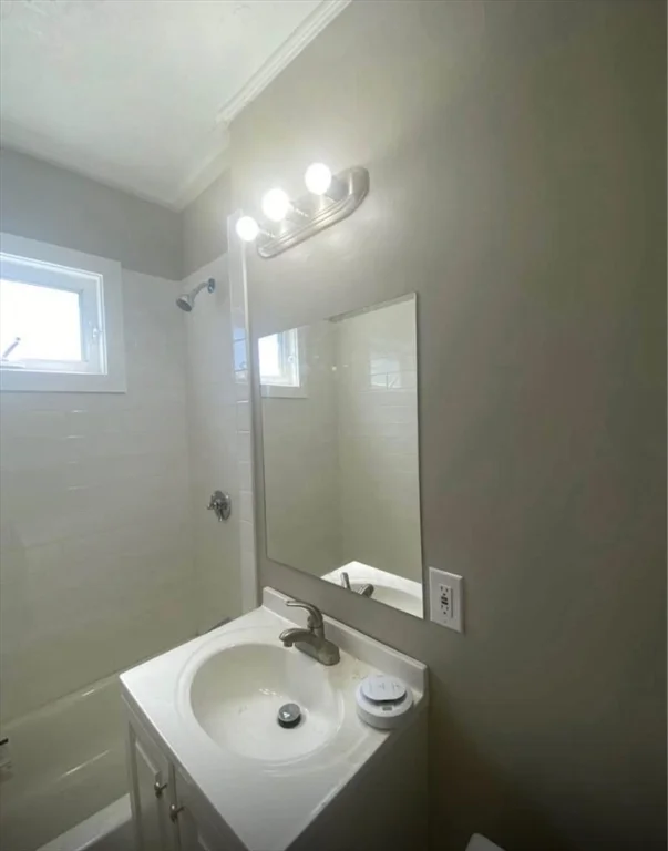 3 bed, 1 bath apartment for rent at 23 Mall St Unit 2, Lynn — photo 16 of 17