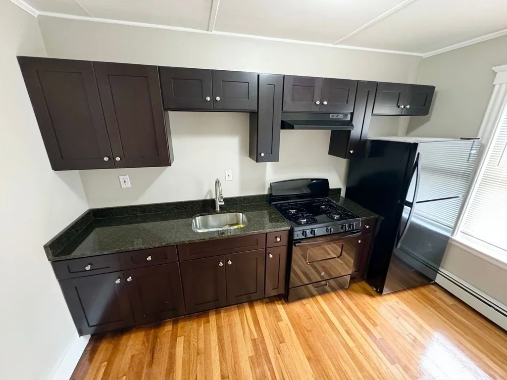 3 bed, 1 bath apartment for rent at 23 Mall St Unit 9, Lynn