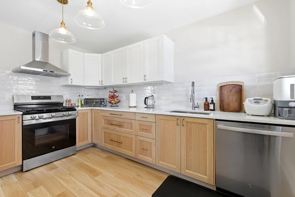 3 bed, 1 bath apartment for rent at 23 Matchett Unit 2, Brighton — photo 10 of 20