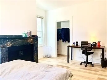 5 bed, 2 bath apartment for rent at 23 Monmouth St Unit 1, Spring Hill — photo 9 of 23