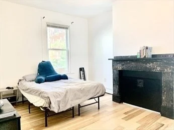 5 bed, 2 bath apartment for rent at 23 Monmouth St Unit 1, Spring Hill — photo 10 of 23