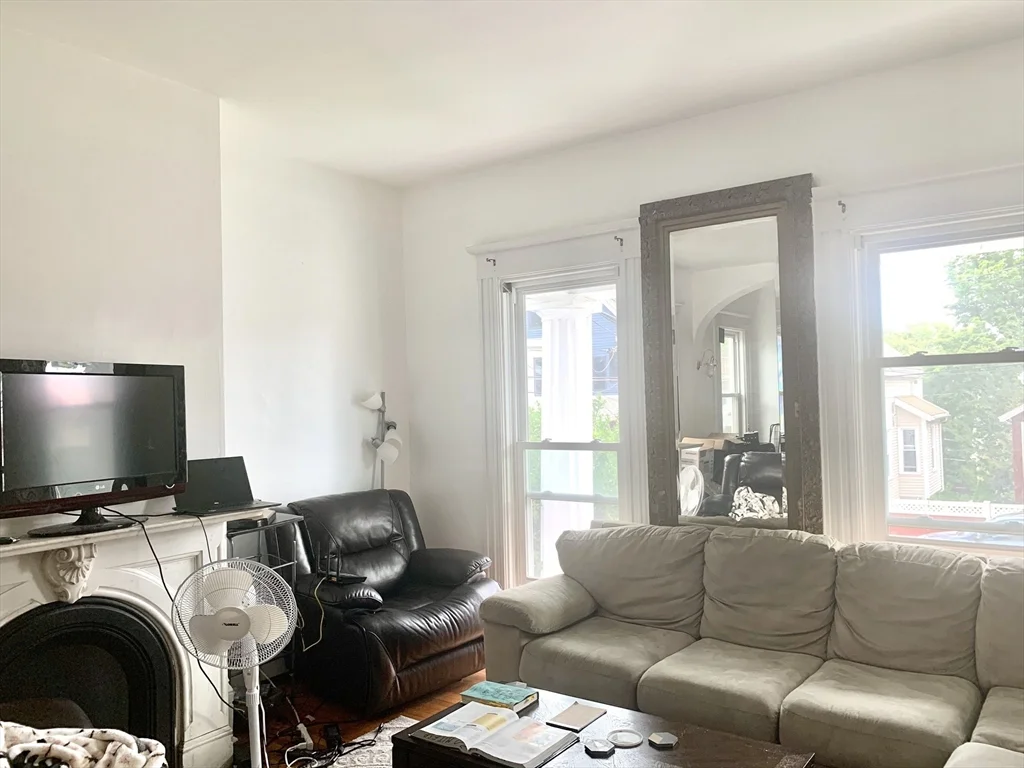5 bed, 2 bath apartment for rent at 23 Monmouth St Unit 1, Spring Hill — photo 19 of 23
