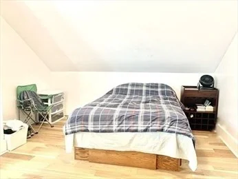 5 bed, 2 bath apartment for rent at 23 Monmouth St Unit 1, Spring Hill — photo 16 of 23