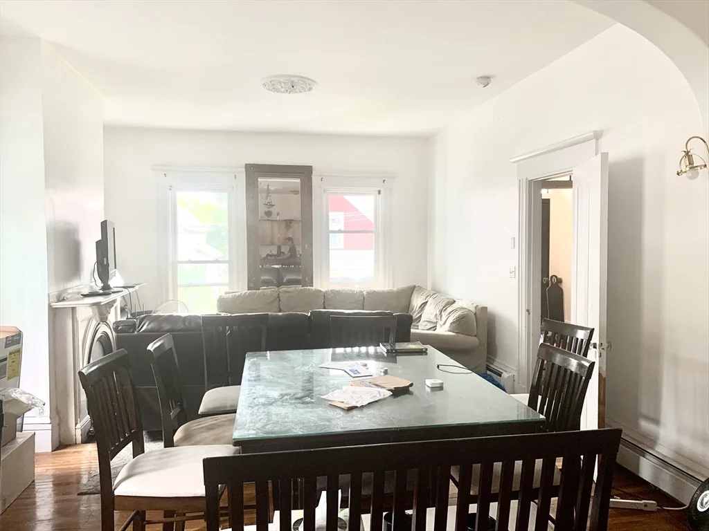 5 bed, 2 bath apartment for rent at 23 Monmouth St Unit 1, Spring Hill — photo 7 of 23
