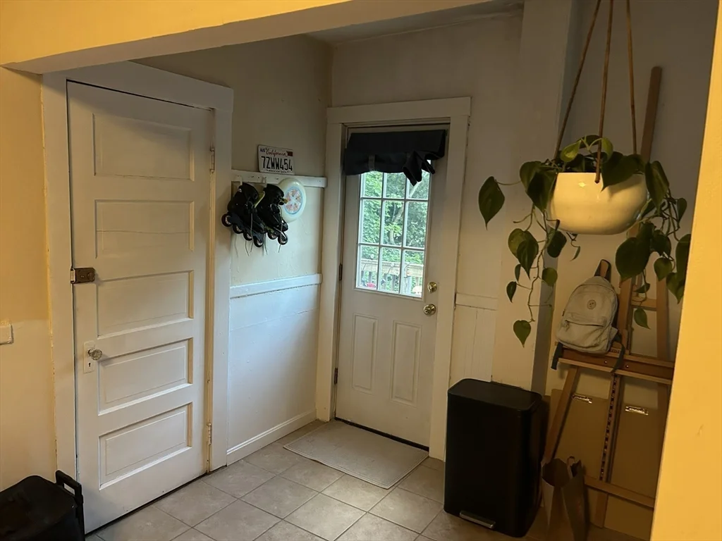 2 bed, 1 bath apartment for rent at 23 Montfern Ave Unit 3, Brighton — photo 19 of 26