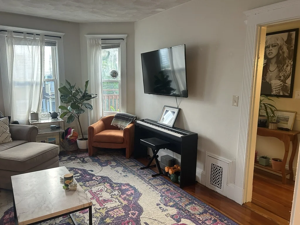 2 bed, 1 bath apartment for rent at 23 Montfern Ave Unit 3, Brighton — photo 5 of 26