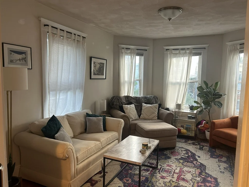 2 bed, 1 bath apartment for rent at 23 Montfern Ave Unit 3, Brighton — photo 4 of 26
