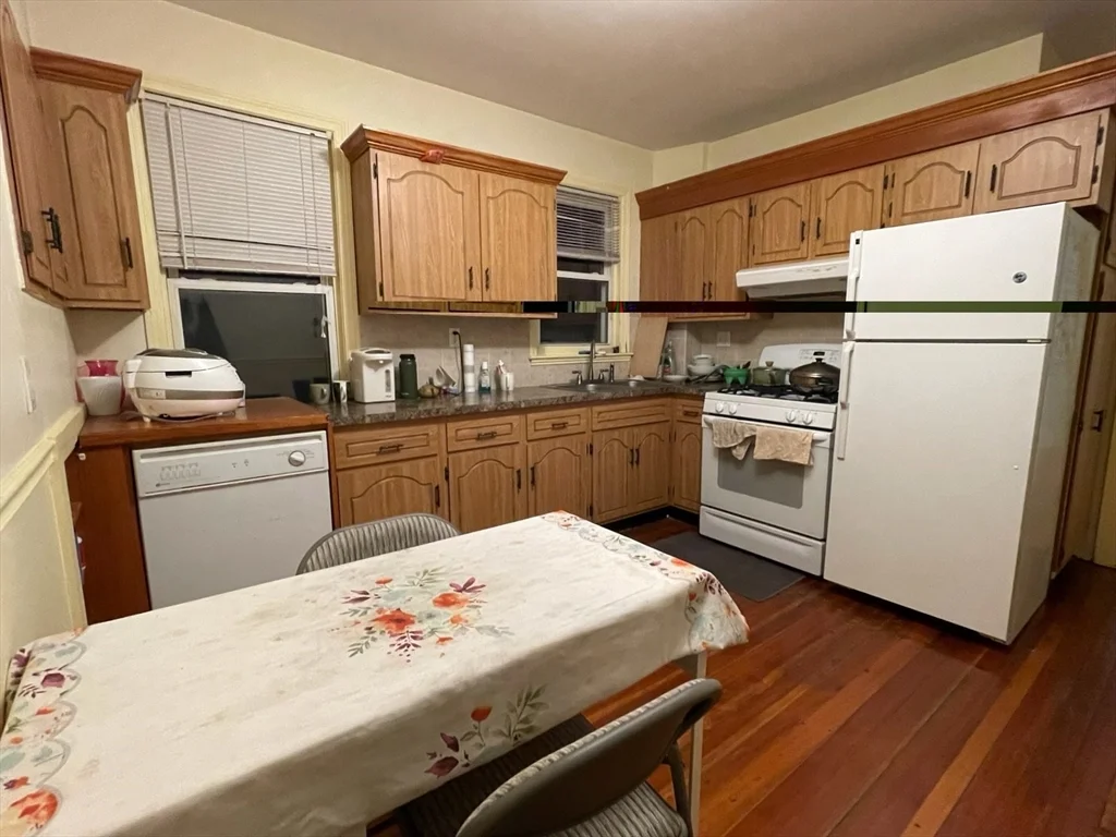 2 bed, 1 bath apartment for rent at 23 Montfern Unit 2, Brighton — photo 8 of 13