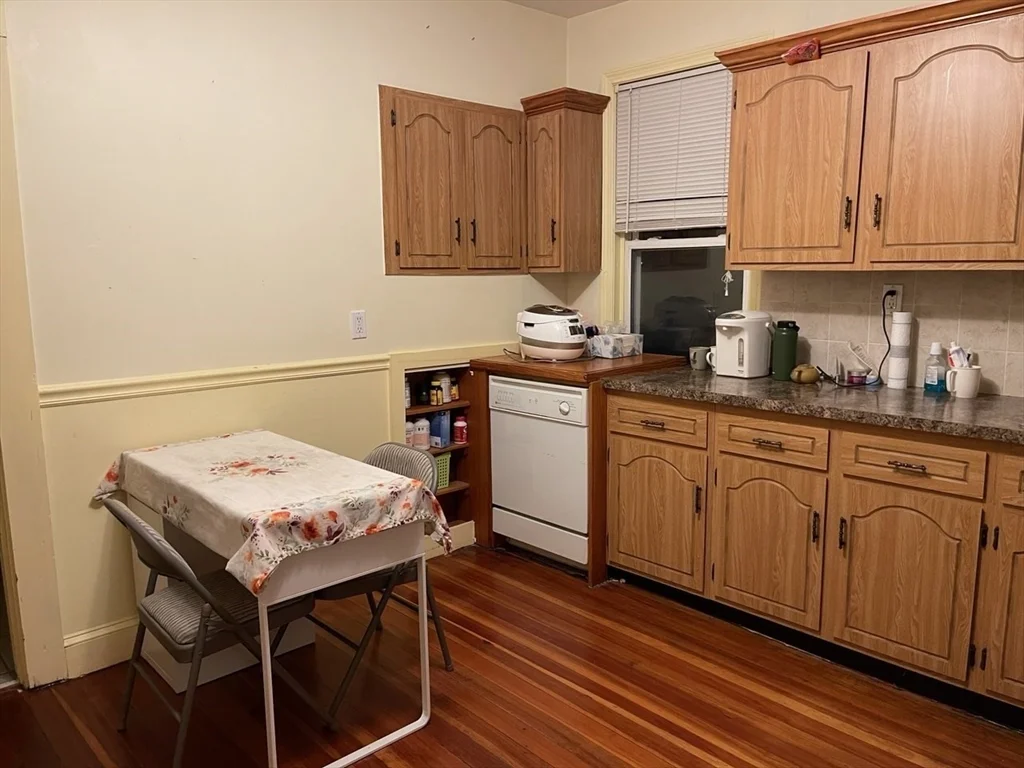 2 bed, 1 bath apartment for rent at 23 Montfern Unit 2, Brighton — photo 9 of 13