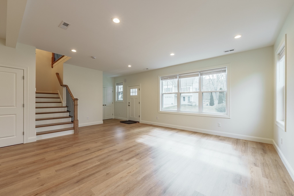 4 bed, 1 bath apartment for rent at 23 Moore St Unit 23, Agawam — photo 13 of 36