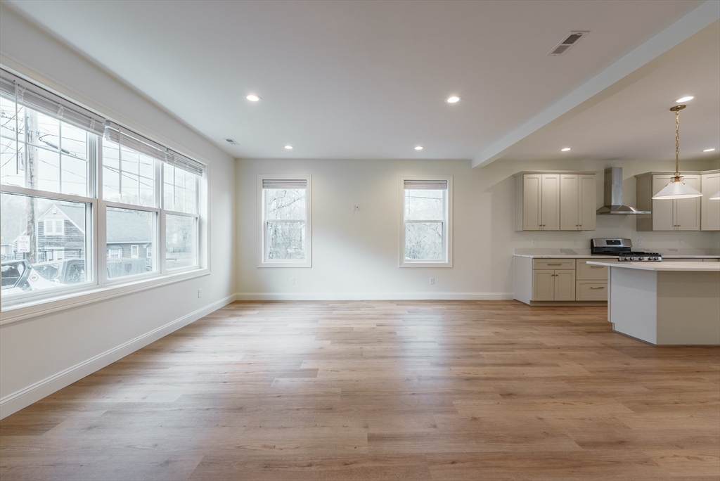 4 bed, 1 bath apartment for rent at 23 Moore St Unit 23, Agawam — photo 6 of 36