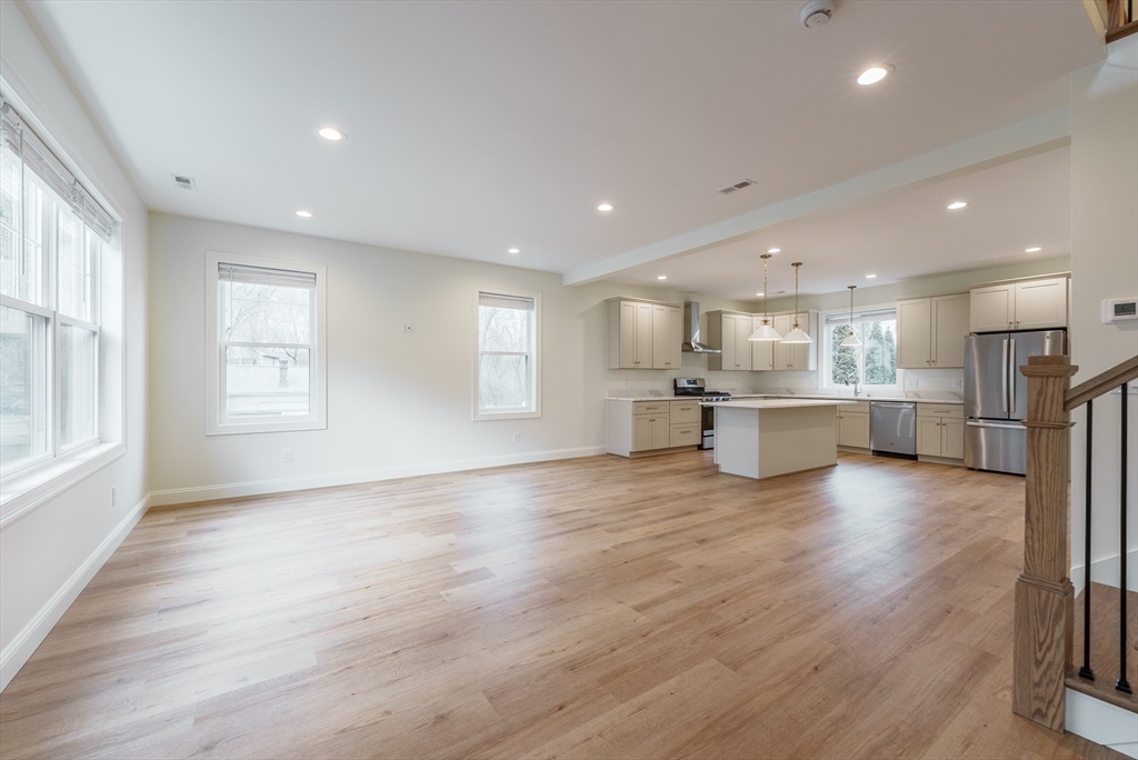 4 bed, 1 bath apartment for rent at 23 Moore St Unit 23, Agawam — photo 3 of 36